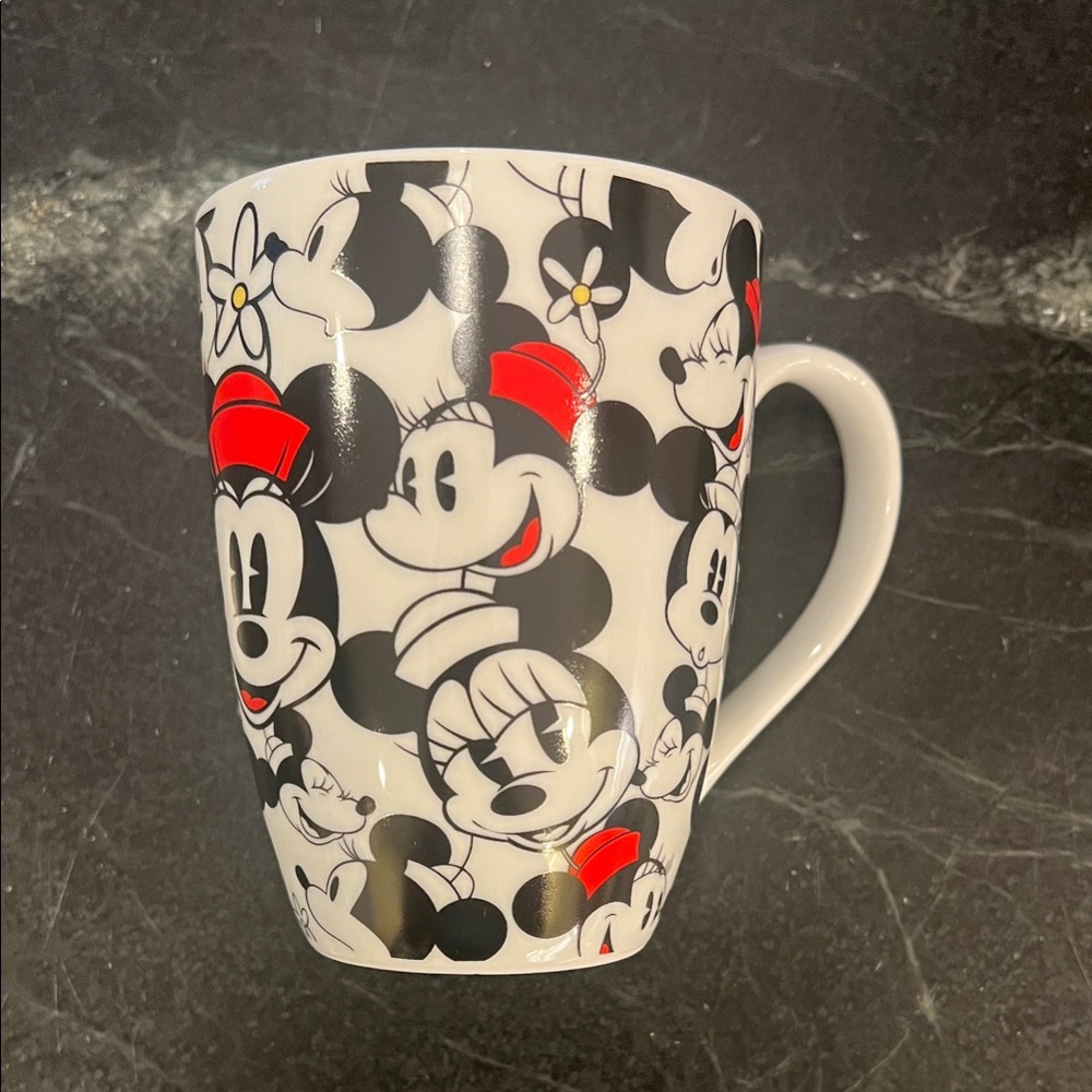 NWT Set of Four Minnie Mouse Mugs - Black, White, Red